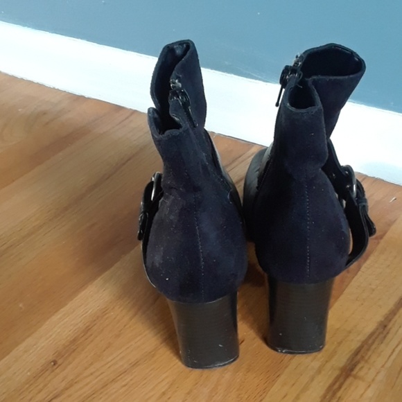 Black booties, ankle boots, heels - Picture 2 of 4